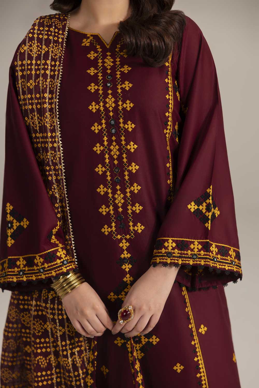 ZR-2630 | MAROON Zahra Rubab