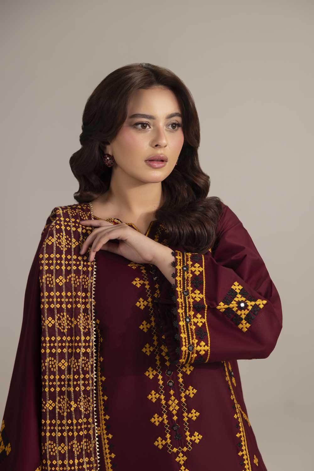 ZR-2630 | MAROON Zahra Rubab