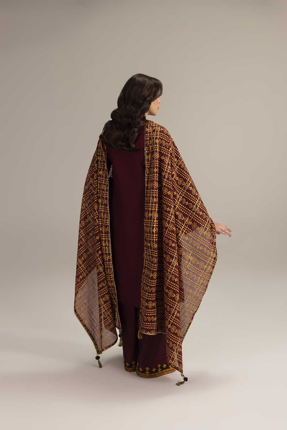 ZR-2630 | MAROON Zahra Rubab