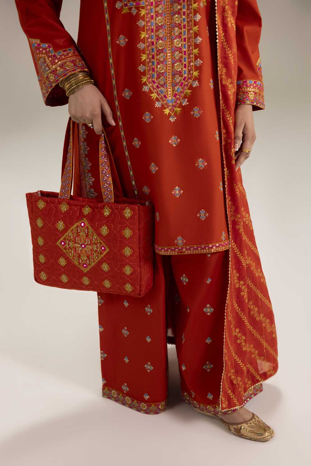 ZR-2633 | RUST Zahra Rubab