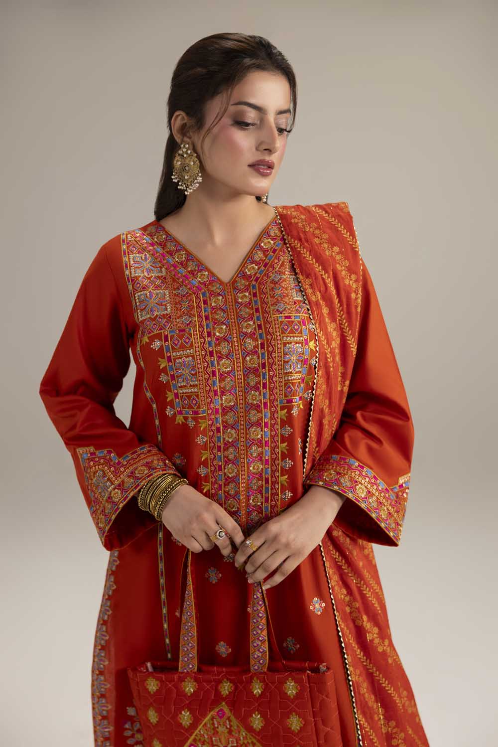 ZR-2633 | RUST Zahra Rubab