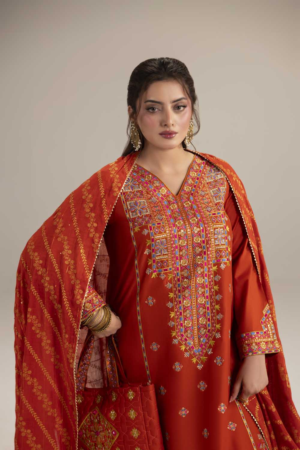 ZR-2633 | RUST Zahra Rubab