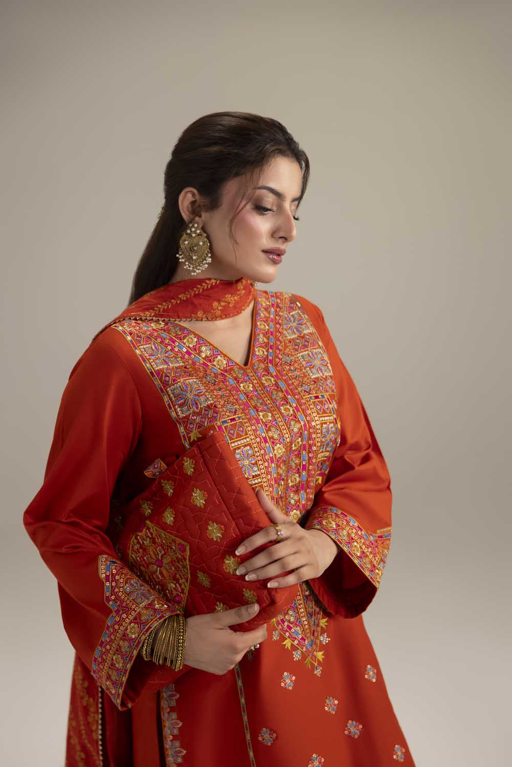 ZR-2633 | RUST Zahra Rubab