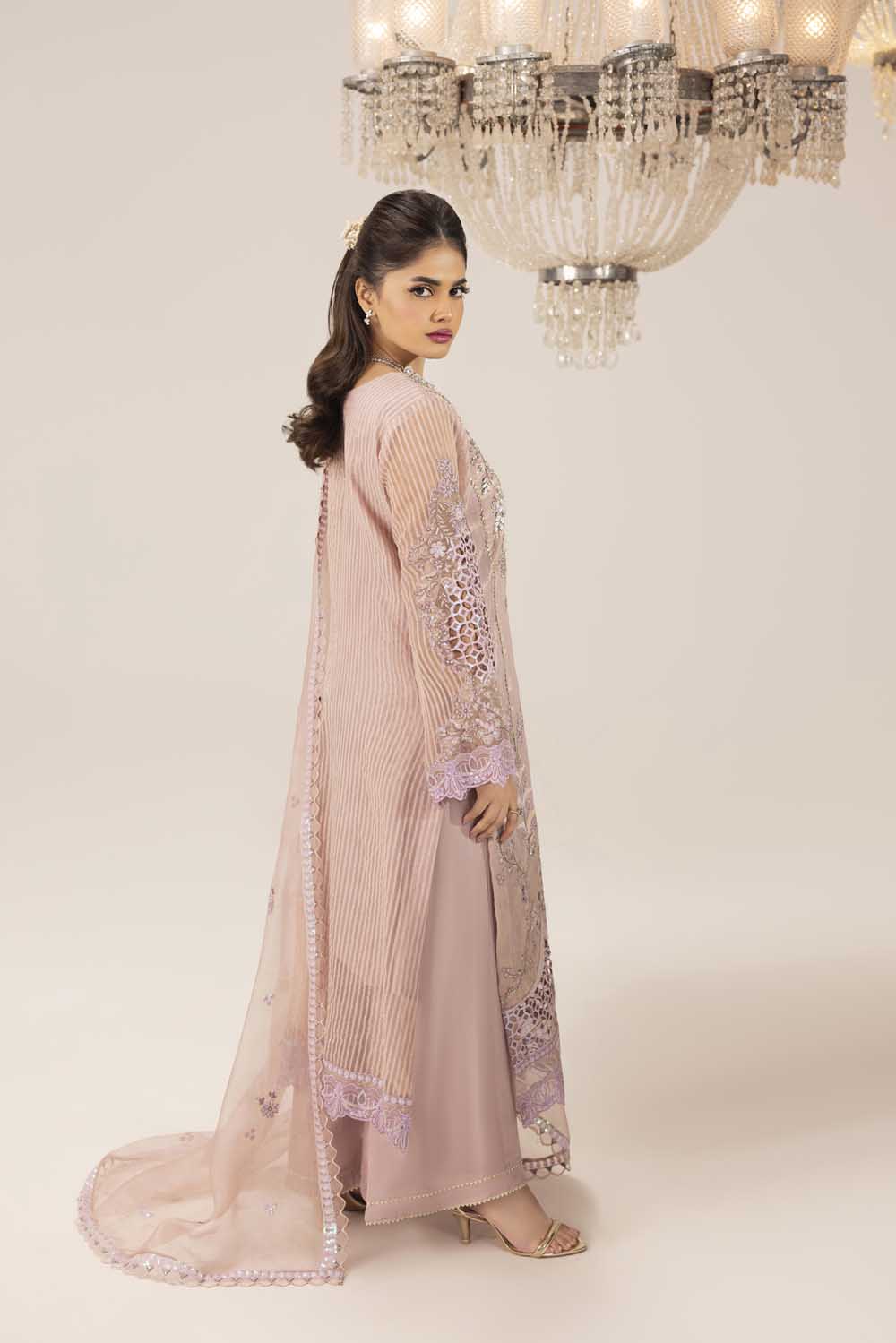 ZR-2562 | LAVENDER Zahra Rubab
