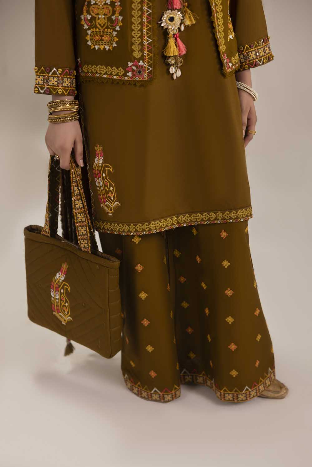 ZR-2629 | FAWN Zahra Rubab