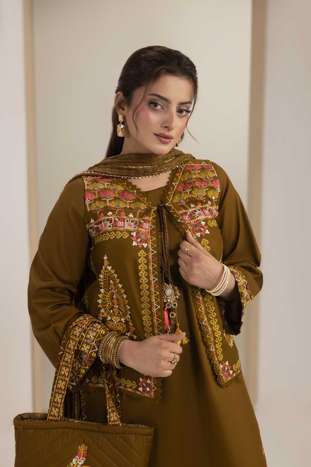 ZR-2629 | FAWN Zahra Rubab