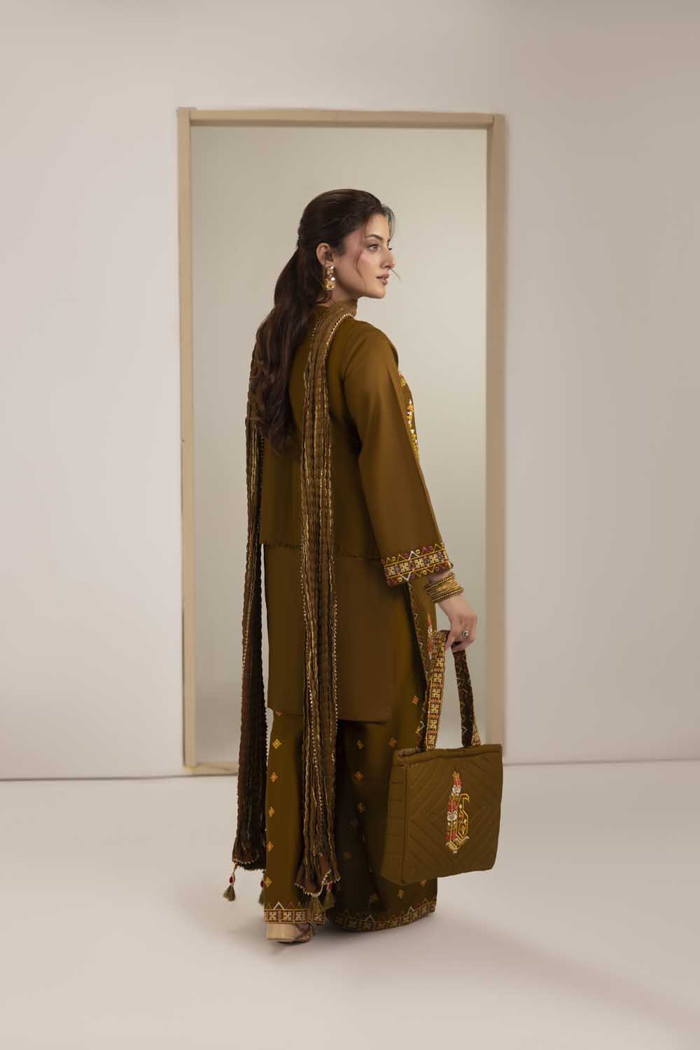 ZR-2629 | FAWN Zahra Rubab