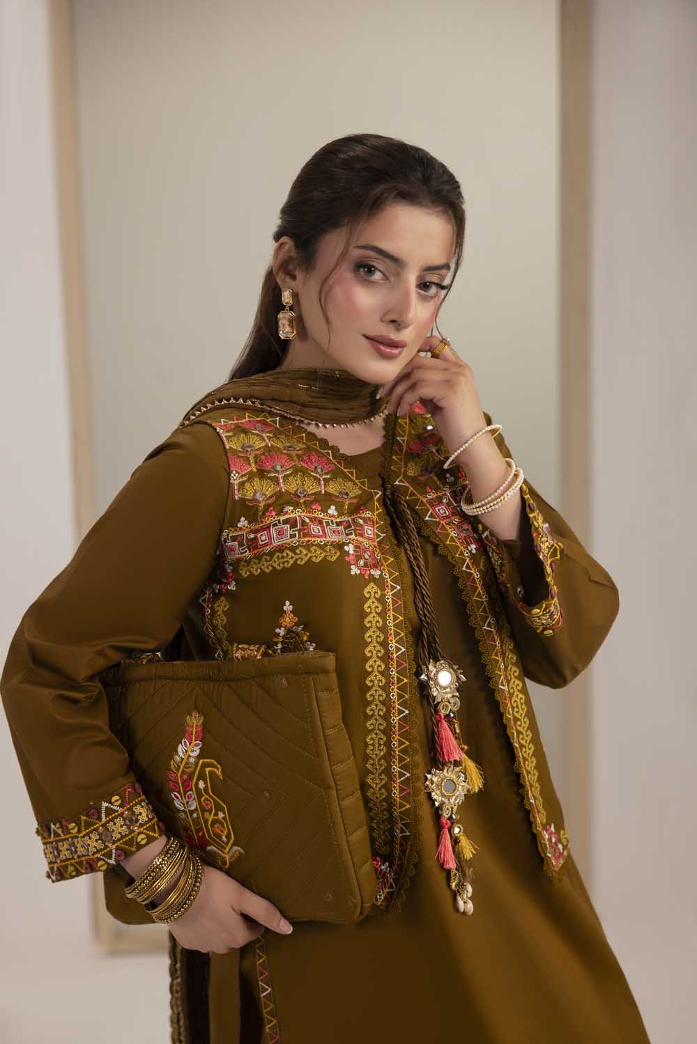 ZR-2629 | FAWN Zahra Rubab