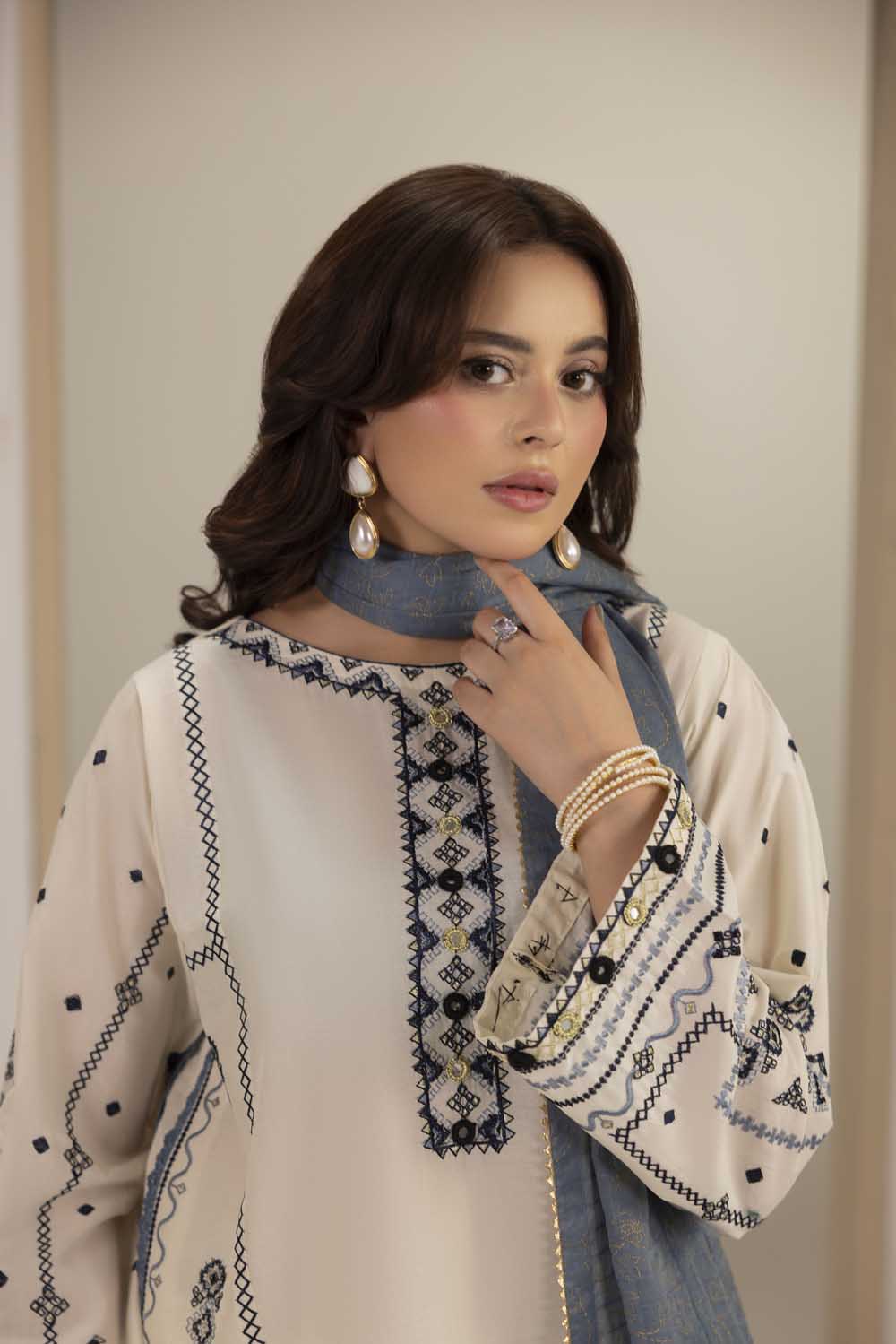ZR-2631 | PEARL Zahra Rubab