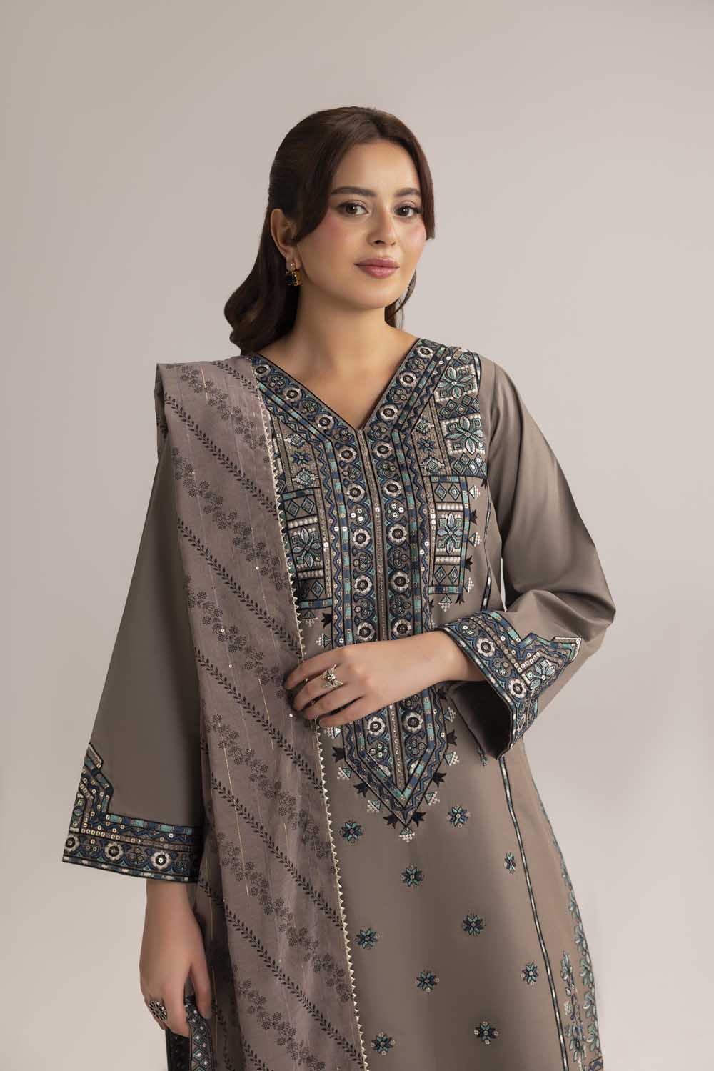 ZR-2633 | GRAY Zahra Rubab