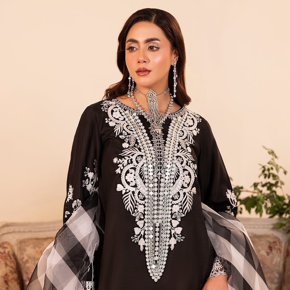 ZR-2526 | BLACK Zahra Rubab