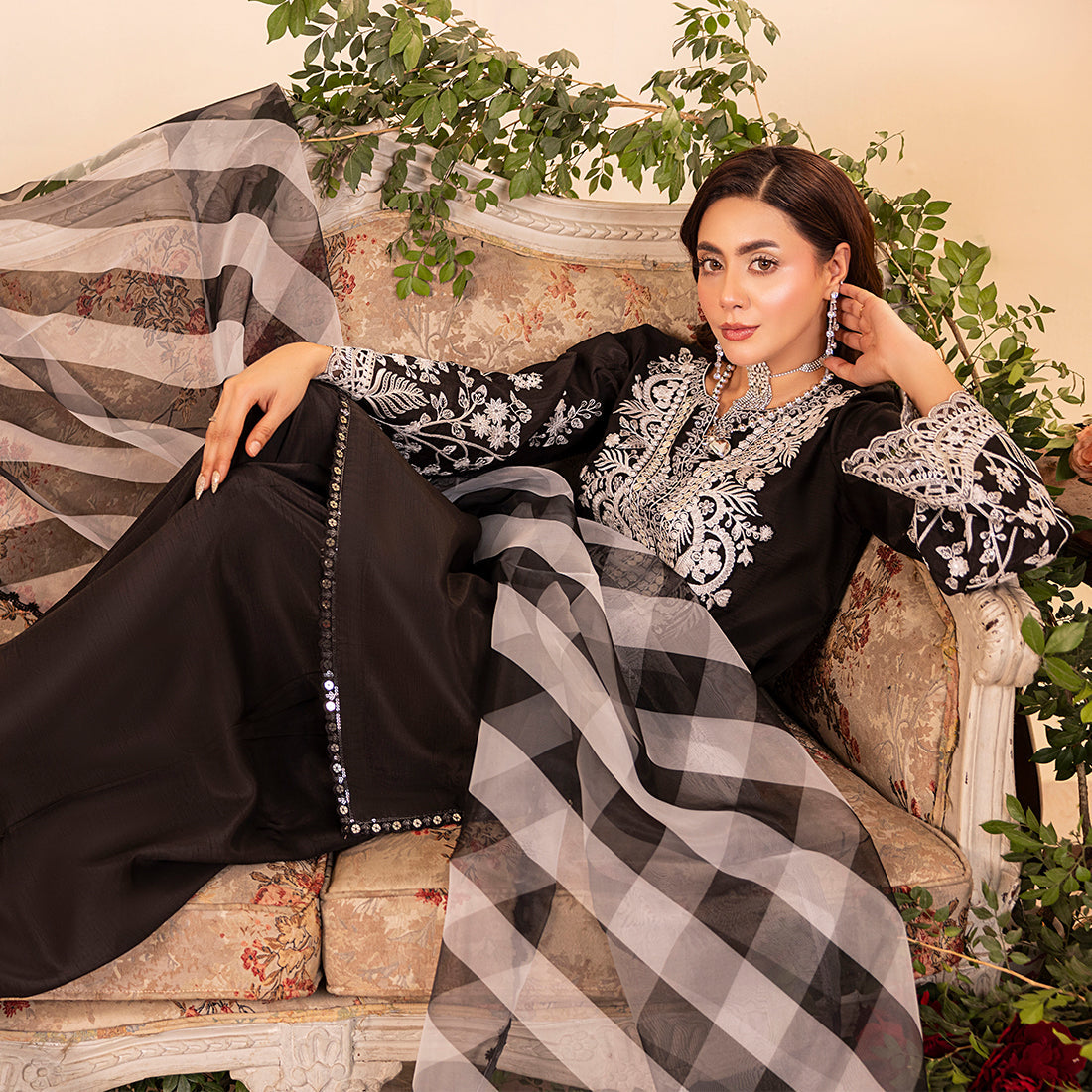 ZR-2526 | BLACK Zahra Rubab