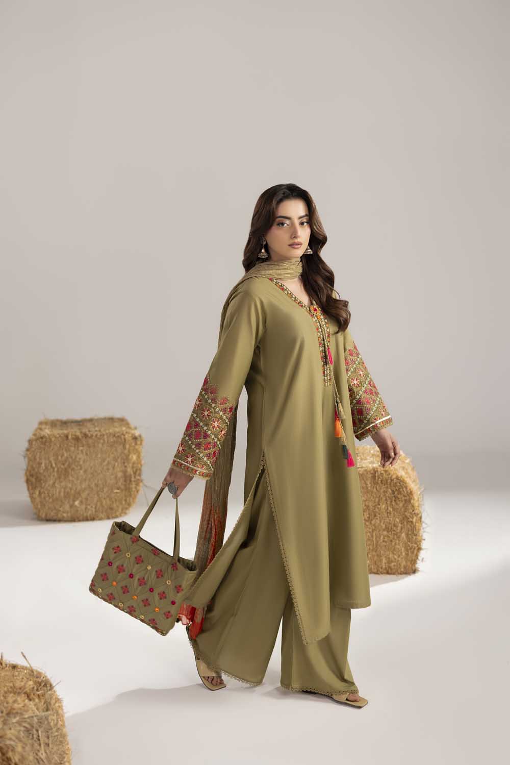 ZR-2616 | OLIVE Zahra Rubab