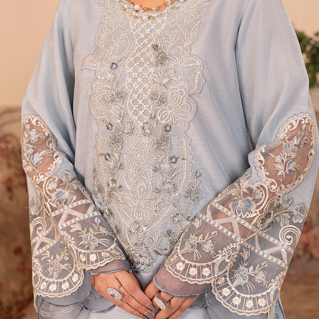 ZR-2529 | FROST Zahra Rubab