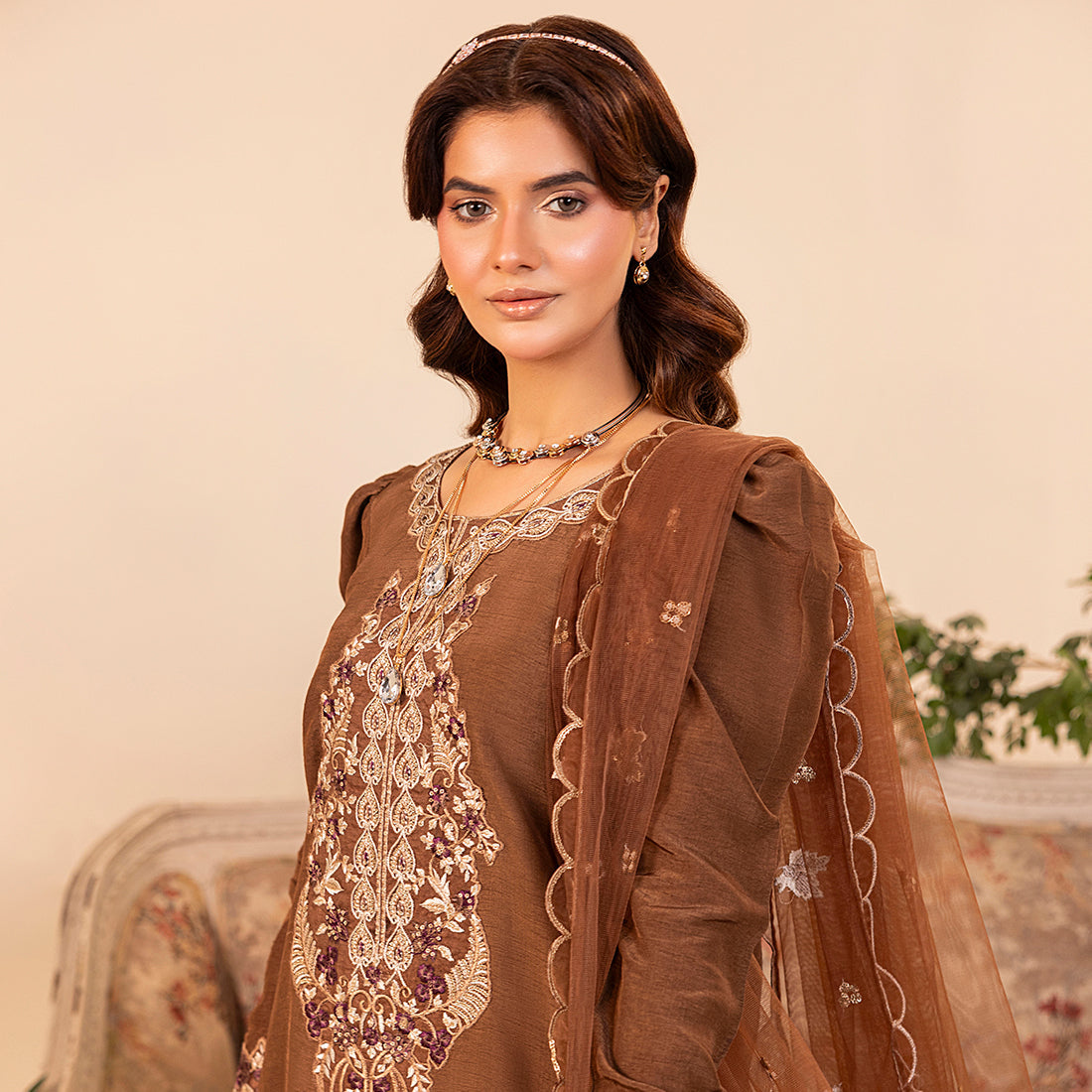 ZR-2530 | ROSE WOOD Zahra Rubab