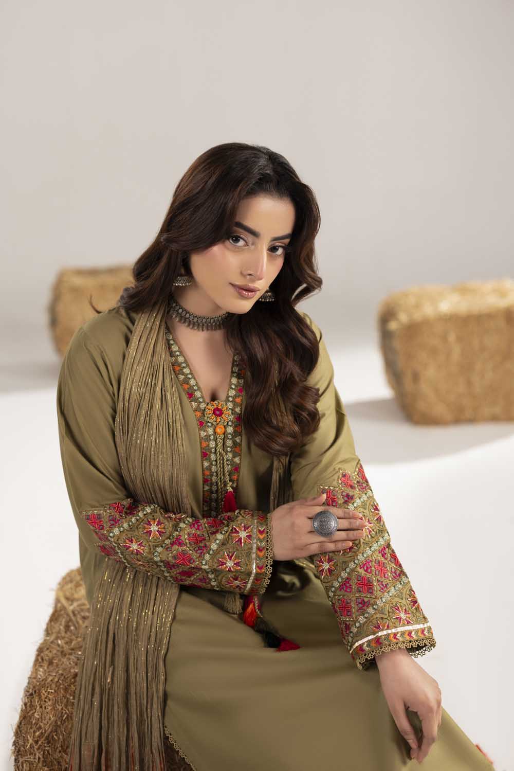 ZR-2616 | OLIVE Zahra Rubab