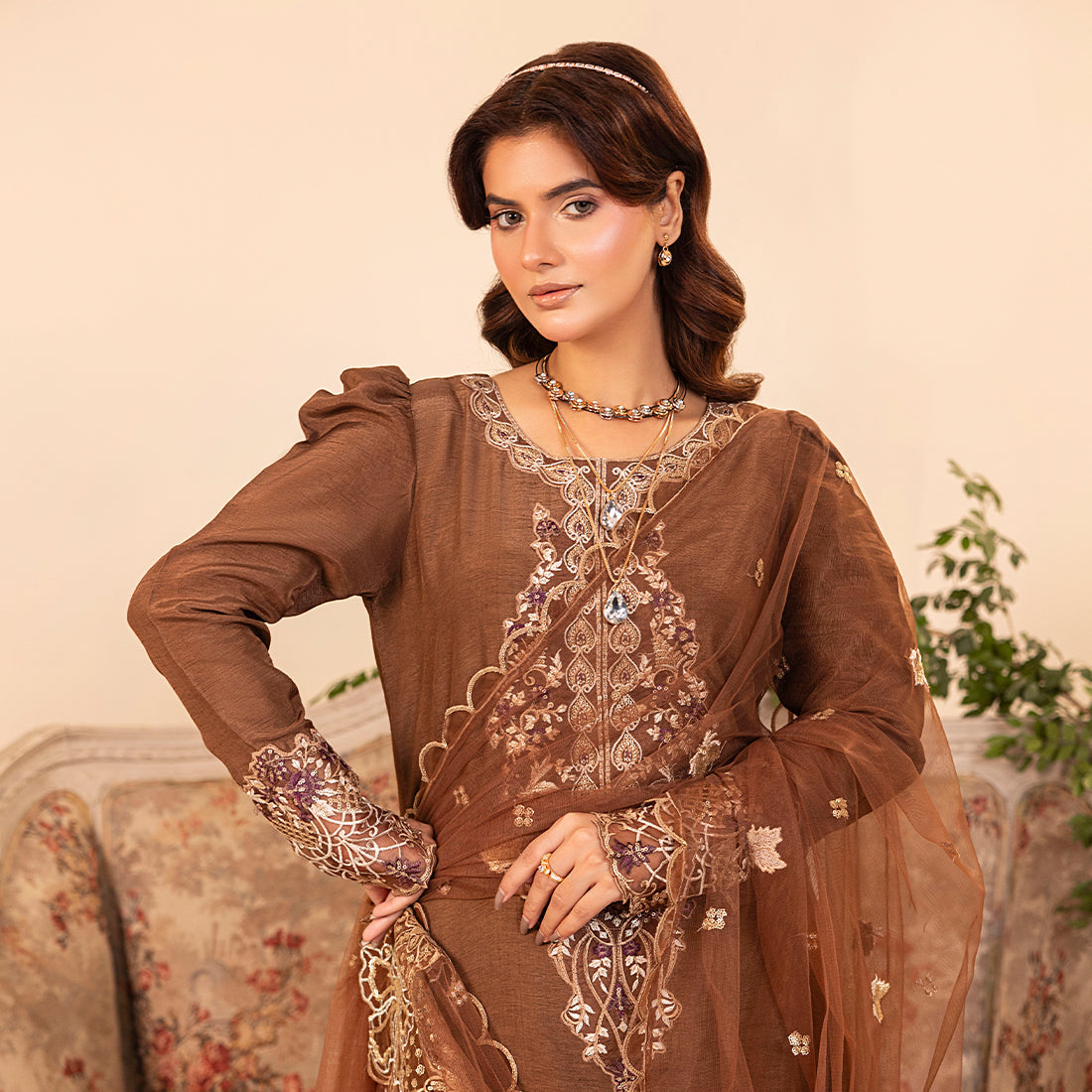 ZR-2530 | ROSE WOOD Zahra Rubab