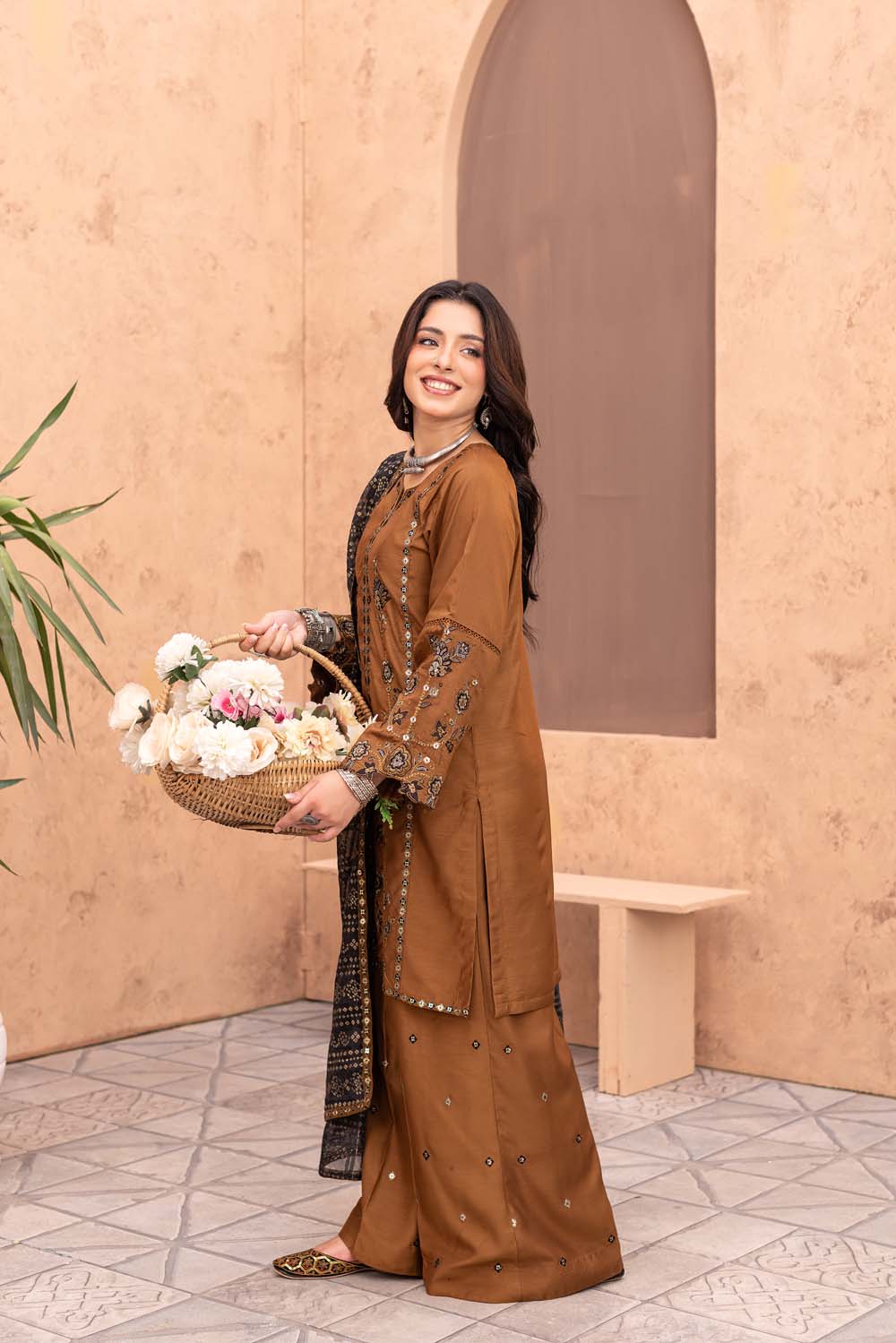 ZR-2582 | BROWN Zahra Rubab