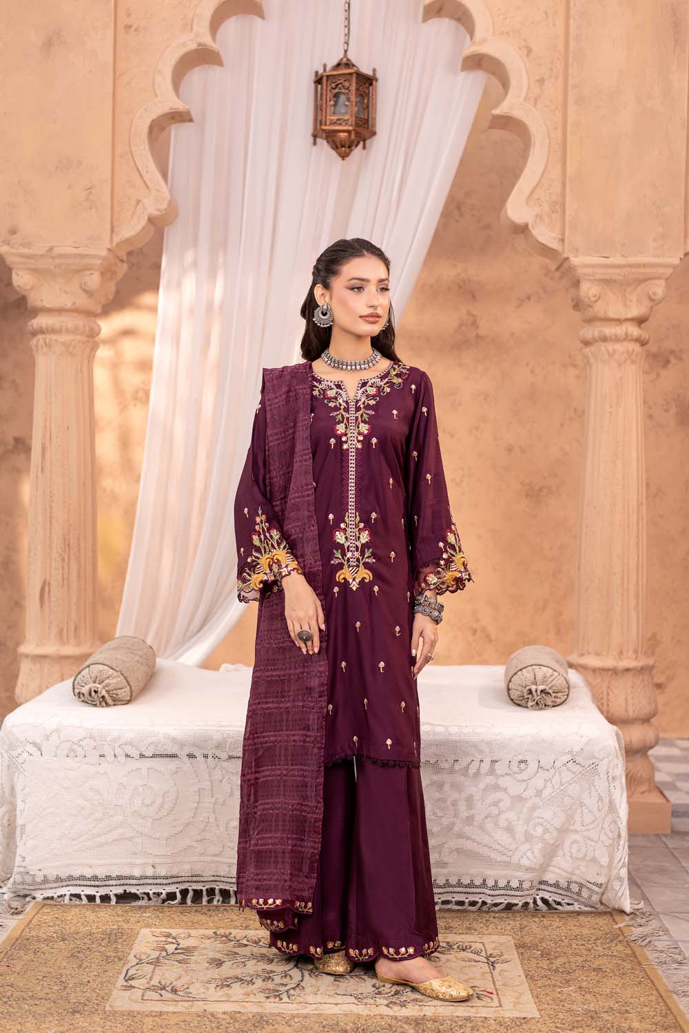 ZR-2583 | PLUM Zahra Rubab