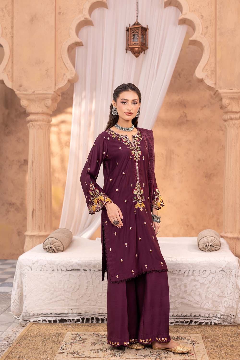 ZR-2583 | PLUM Zahra Rubab