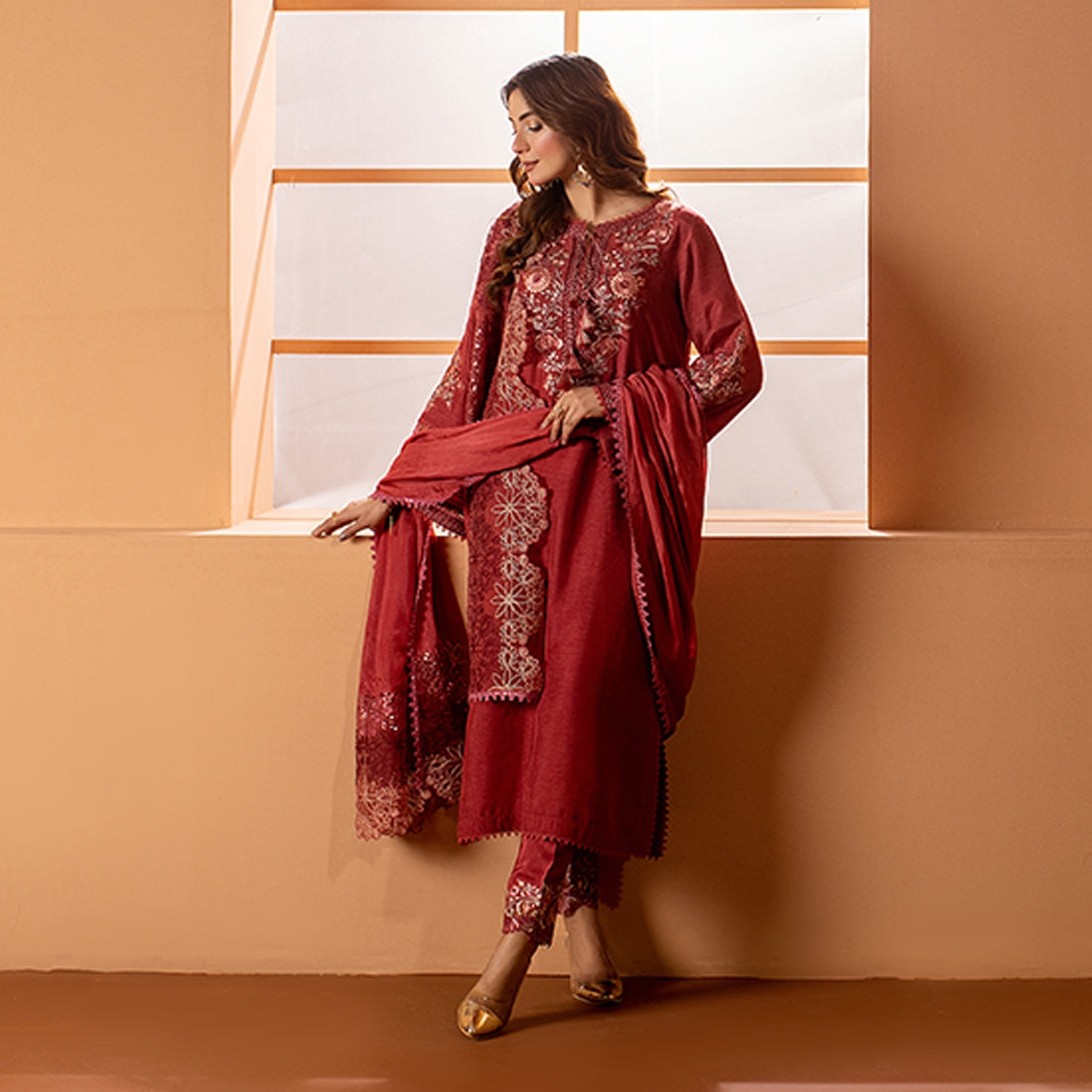 ZR-2506 | Crimson Zahra Rubab