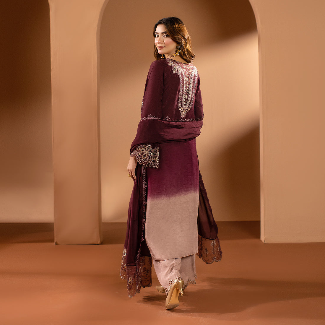 ZR-2507 | Cinnamon Zahra Rubab