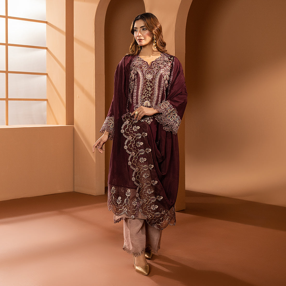 ZR-2507 | Cinnamon Zahra Rubab
