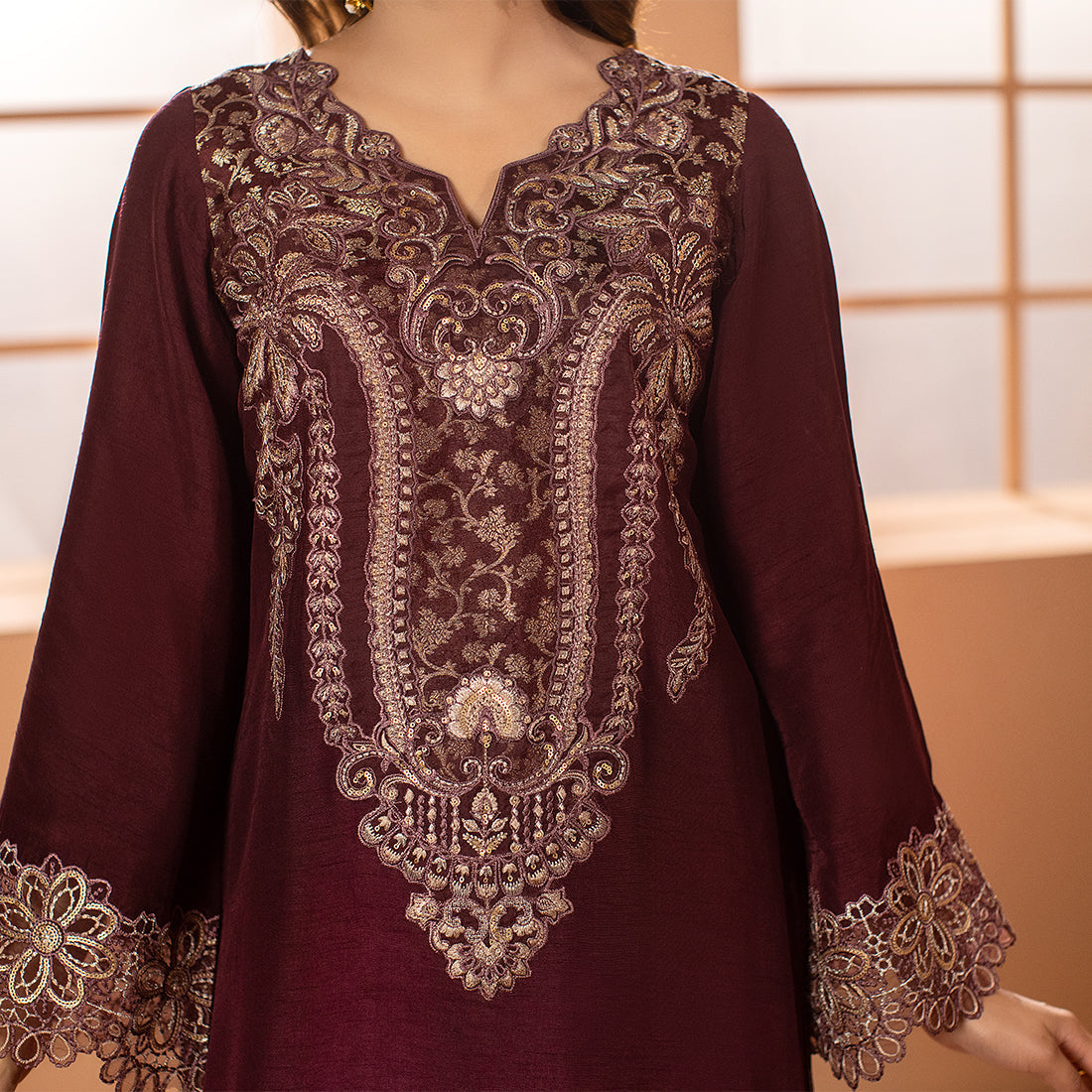 ZR-2507 | Cinnamon Zahra Rubab