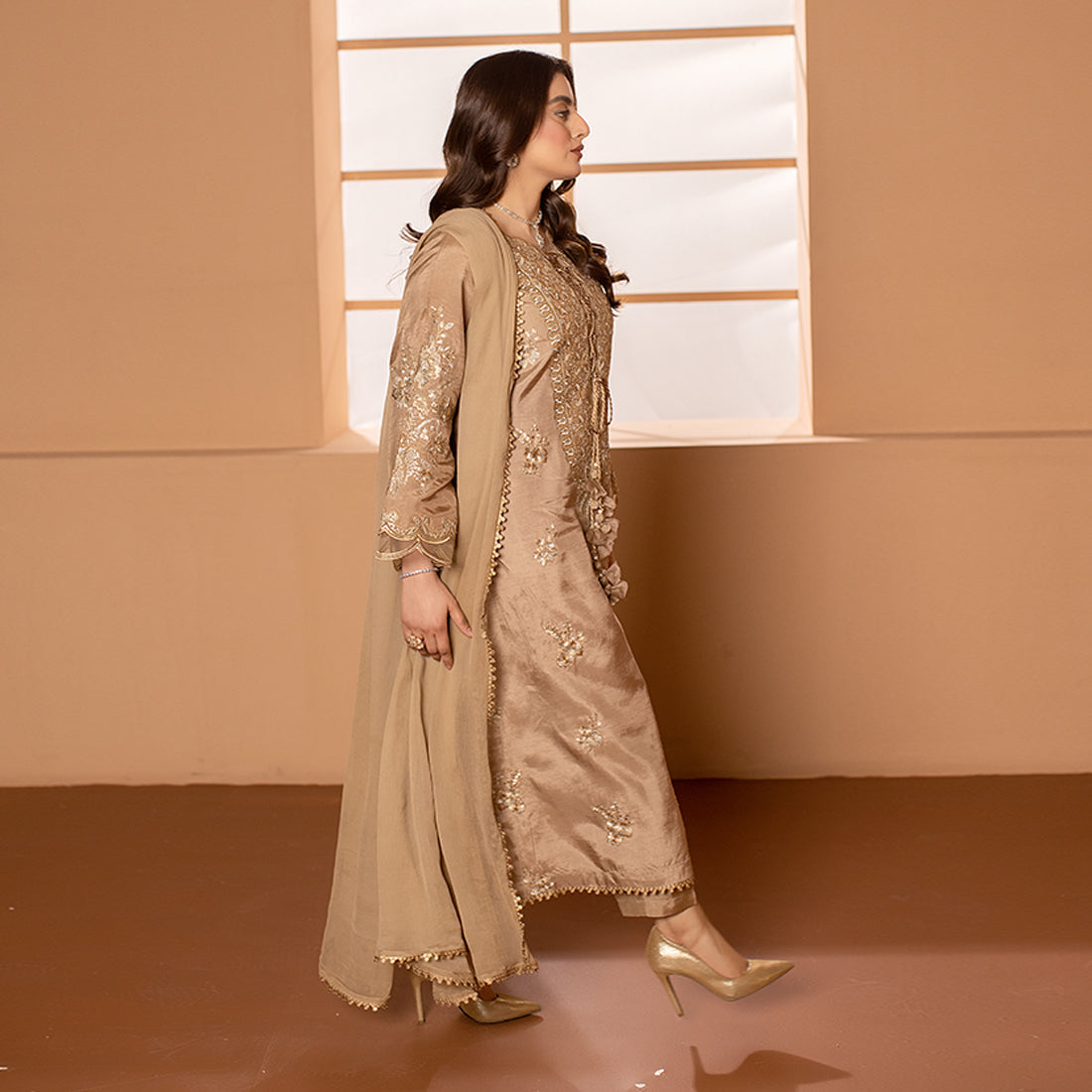 ZR-2508 | Beige Zahra Rubab