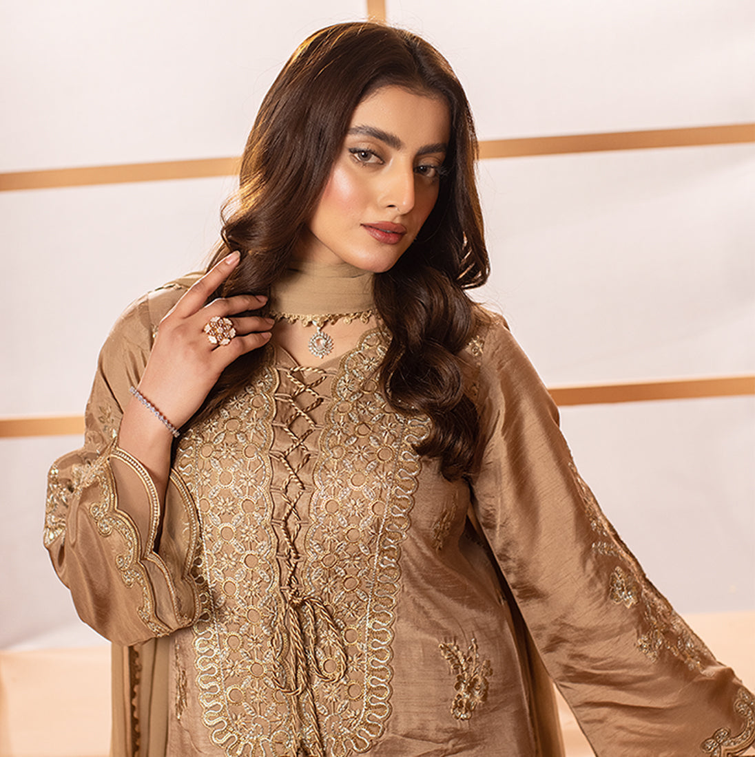 ZR-2508 | Beige Zahra Rubab