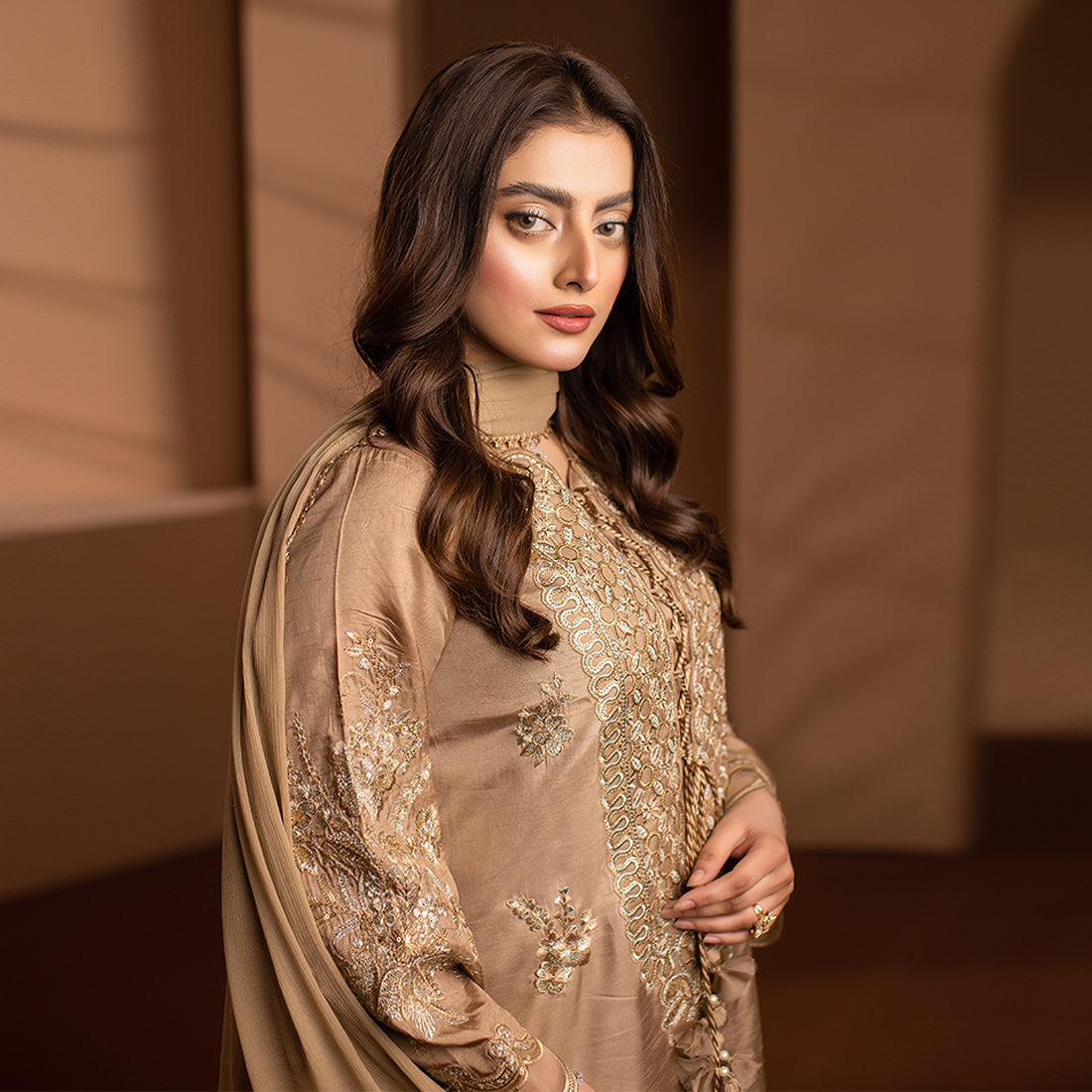ZR-2508 | Beige Zahra Rubab
