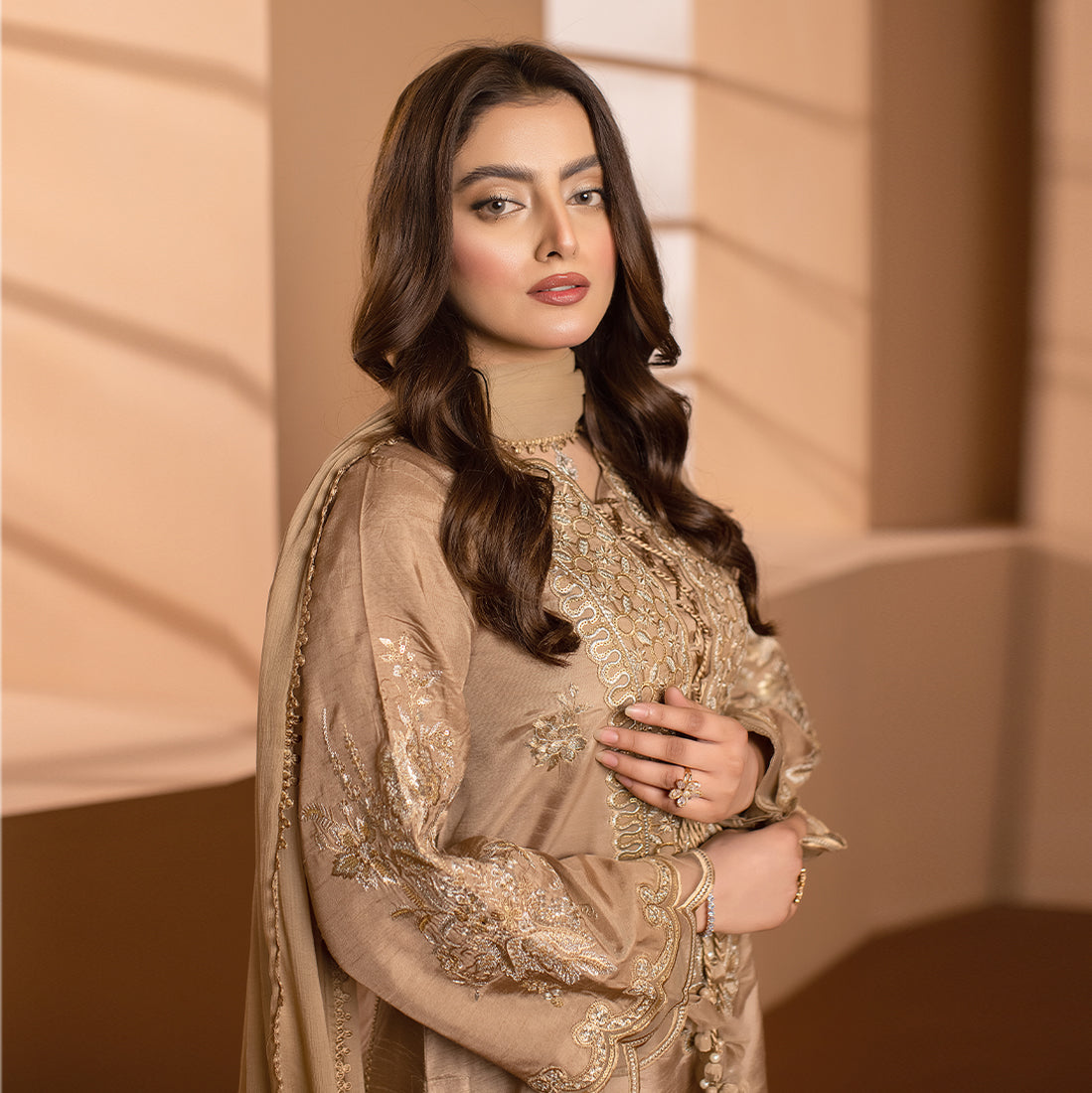 ZR-2508 | Beige Zahra Rubab