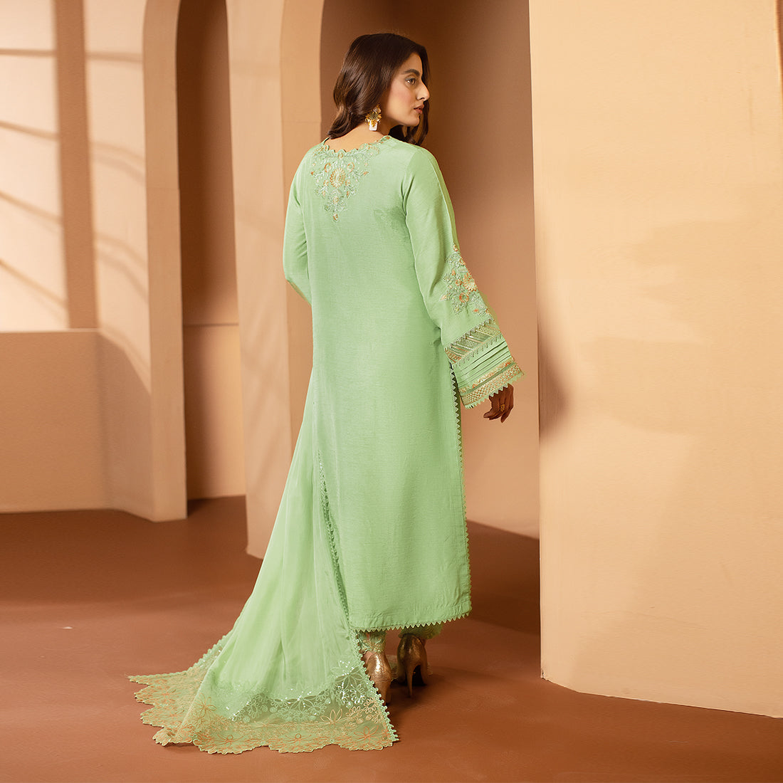 ZR-2506 | Mint Zahra Rubab