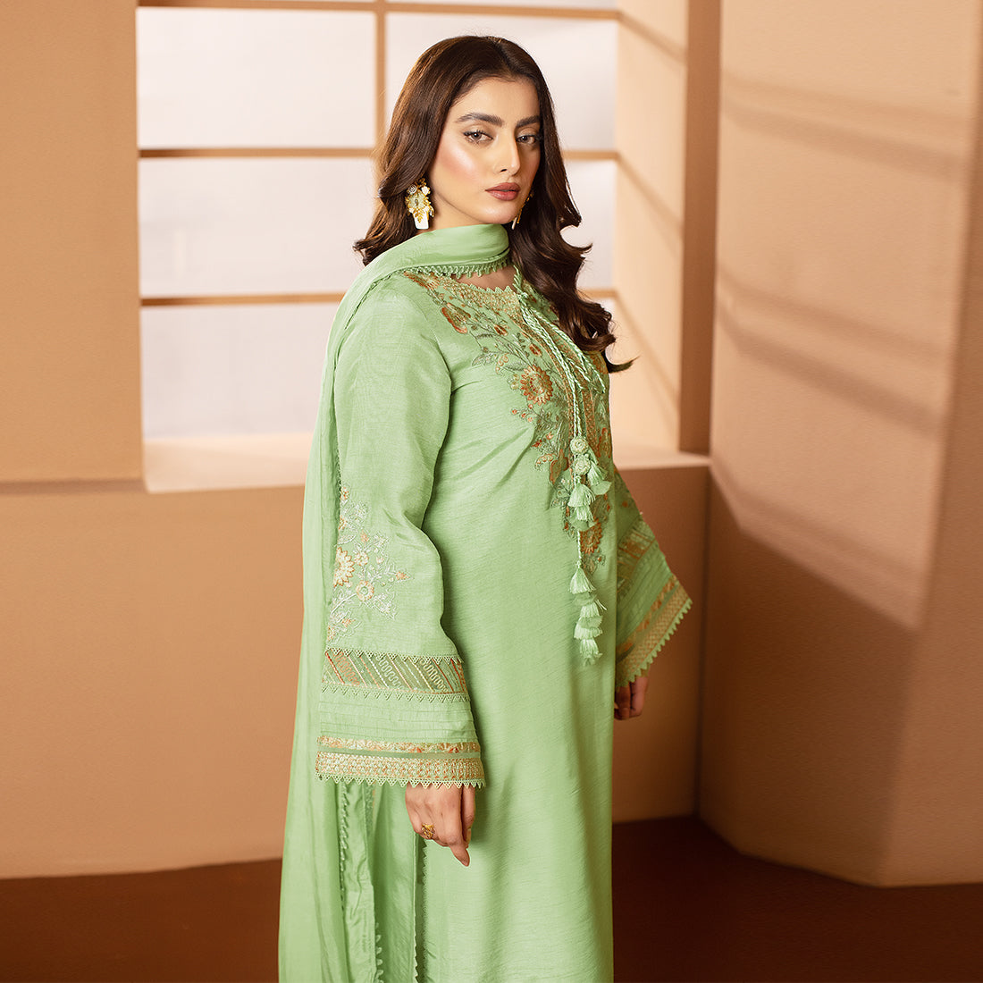 ZR-2506 | Mint Zahra Rubab