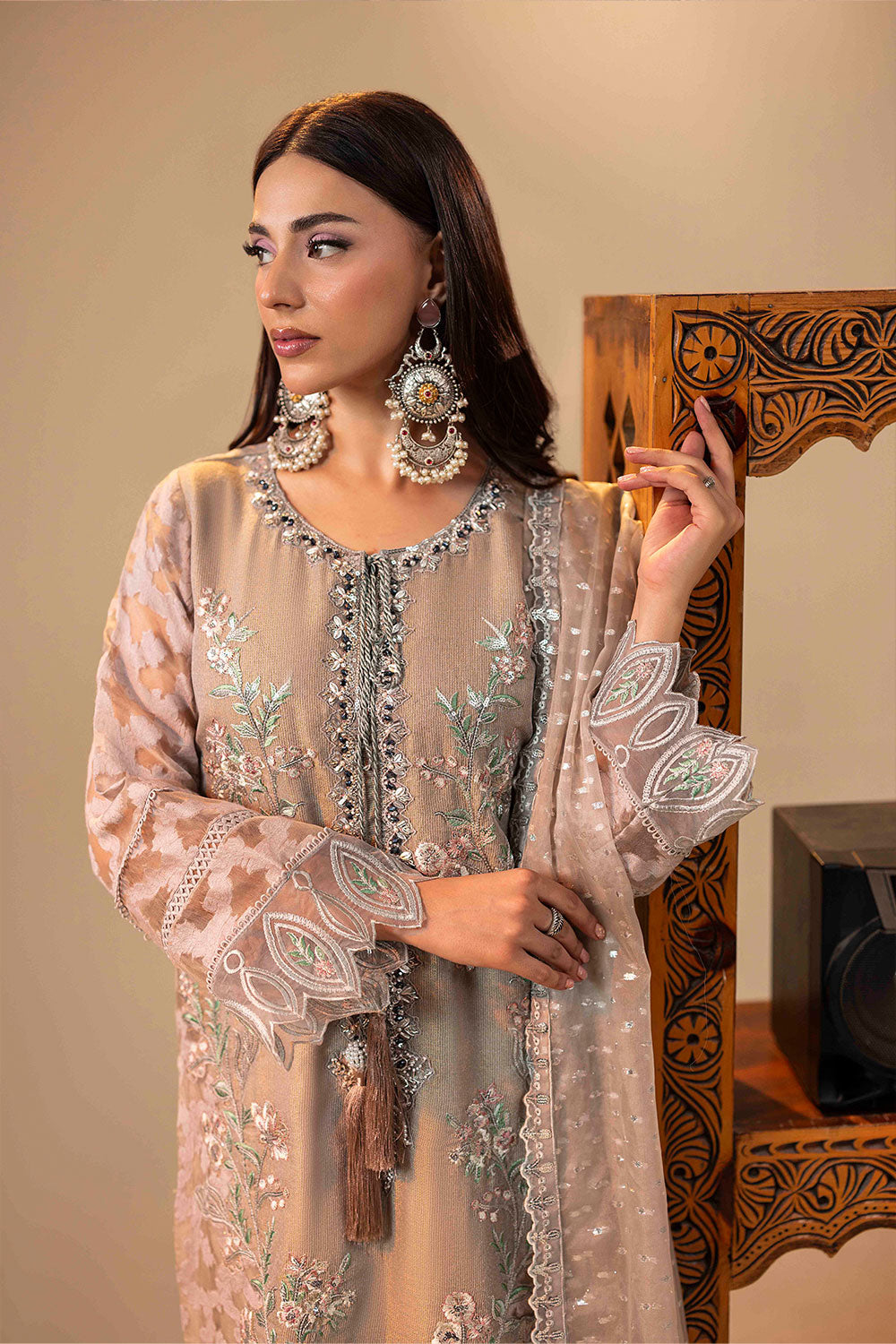 ZR-2541 | CORA Zahra Rubab