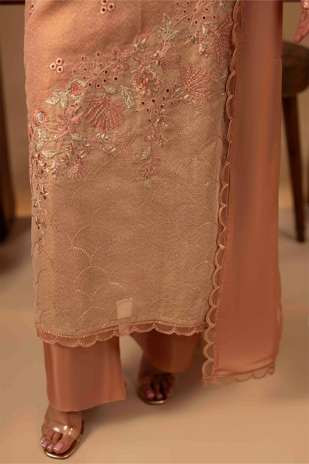 ZR-2538 | MYRON Zahra Rubab