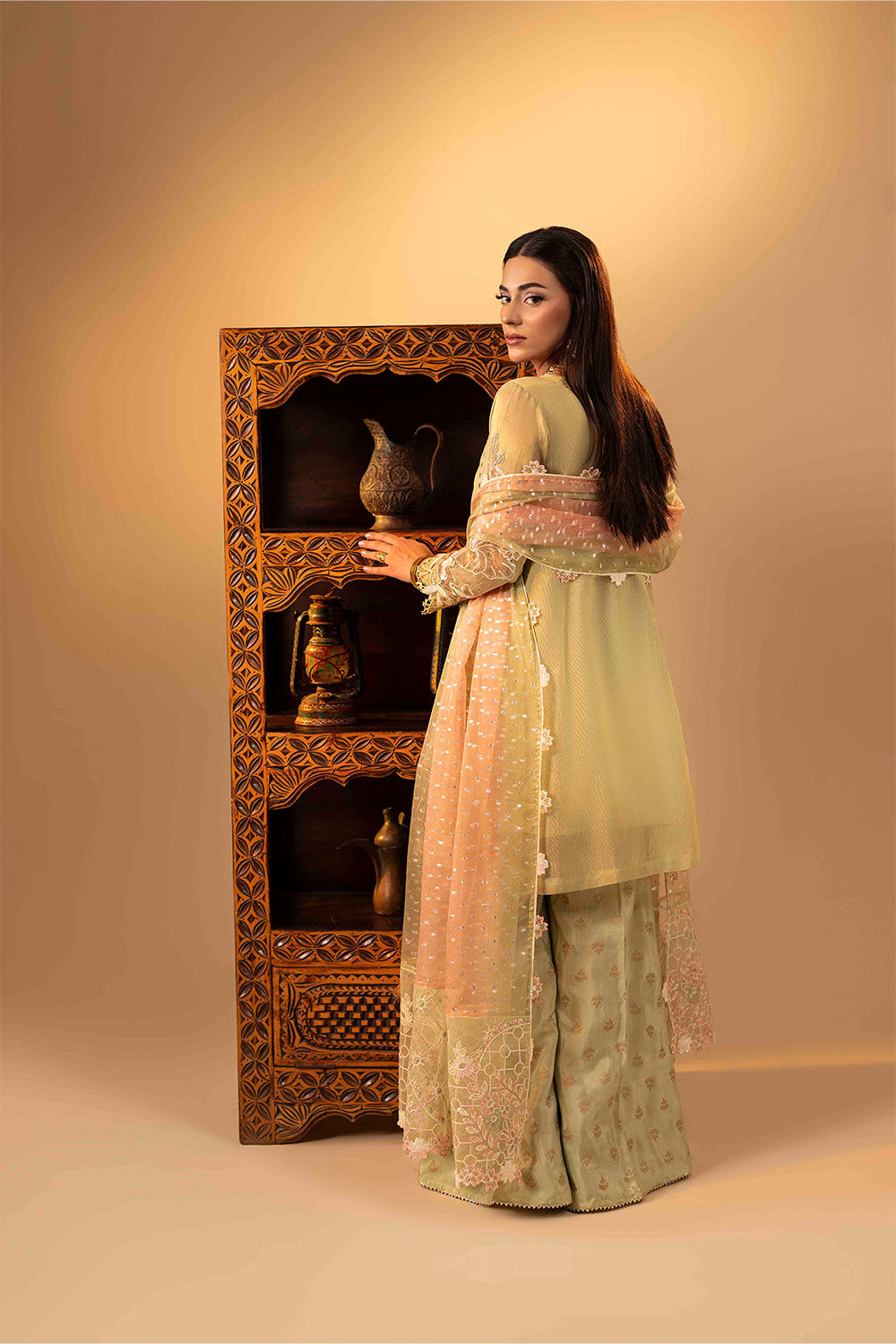 ZR-2543 | AMELIA Zahra Rubab