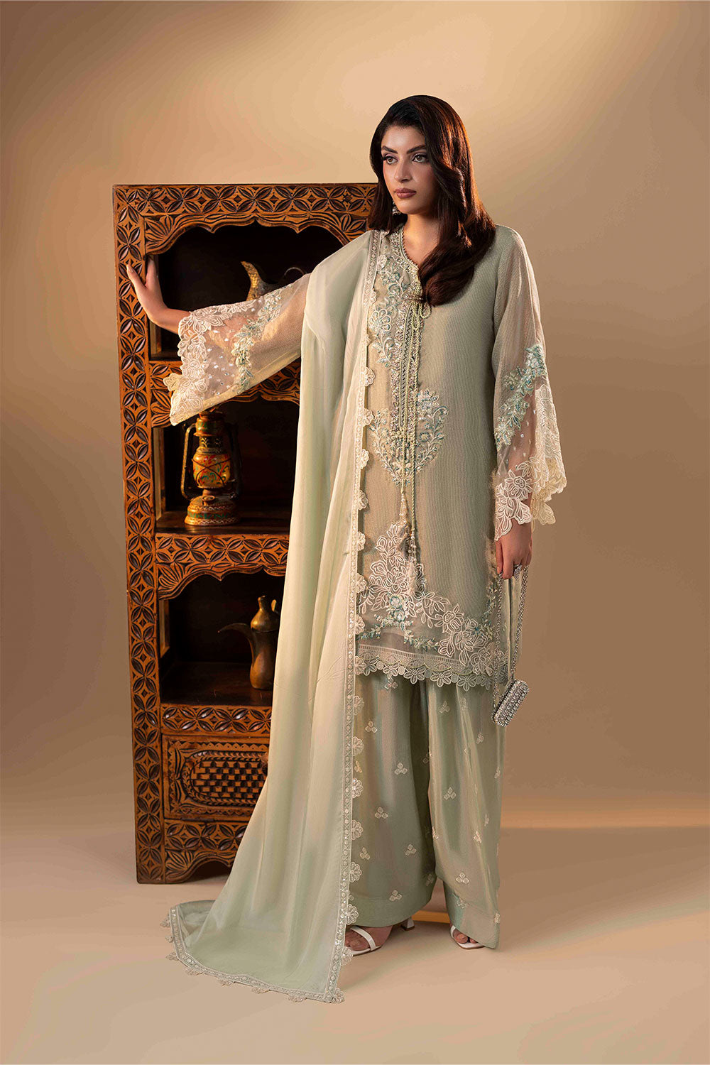 ZR-2540 | EDITH Zahra Rubab