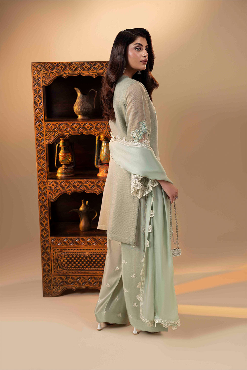 ZR-2540 | EDITH Zahra Rubab