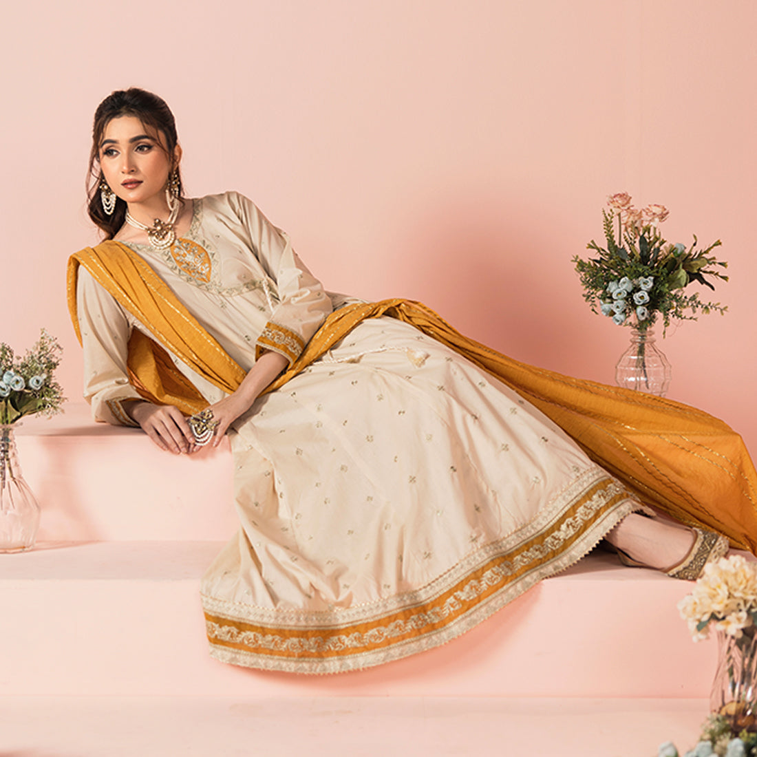 ZR-2514 | Sunehri Zahra Rubab