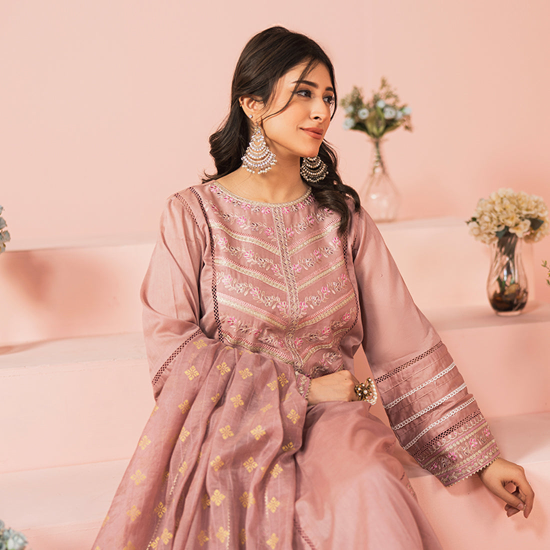 ZR-2513 | Gulnari Zahra Rubab
