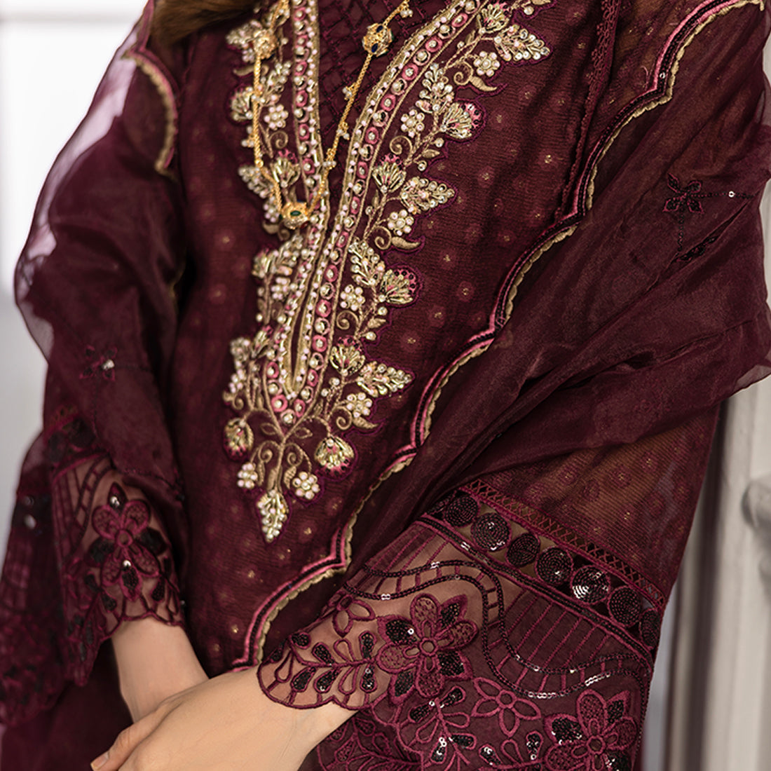ZR-2516 | Plum Zahra Rubab