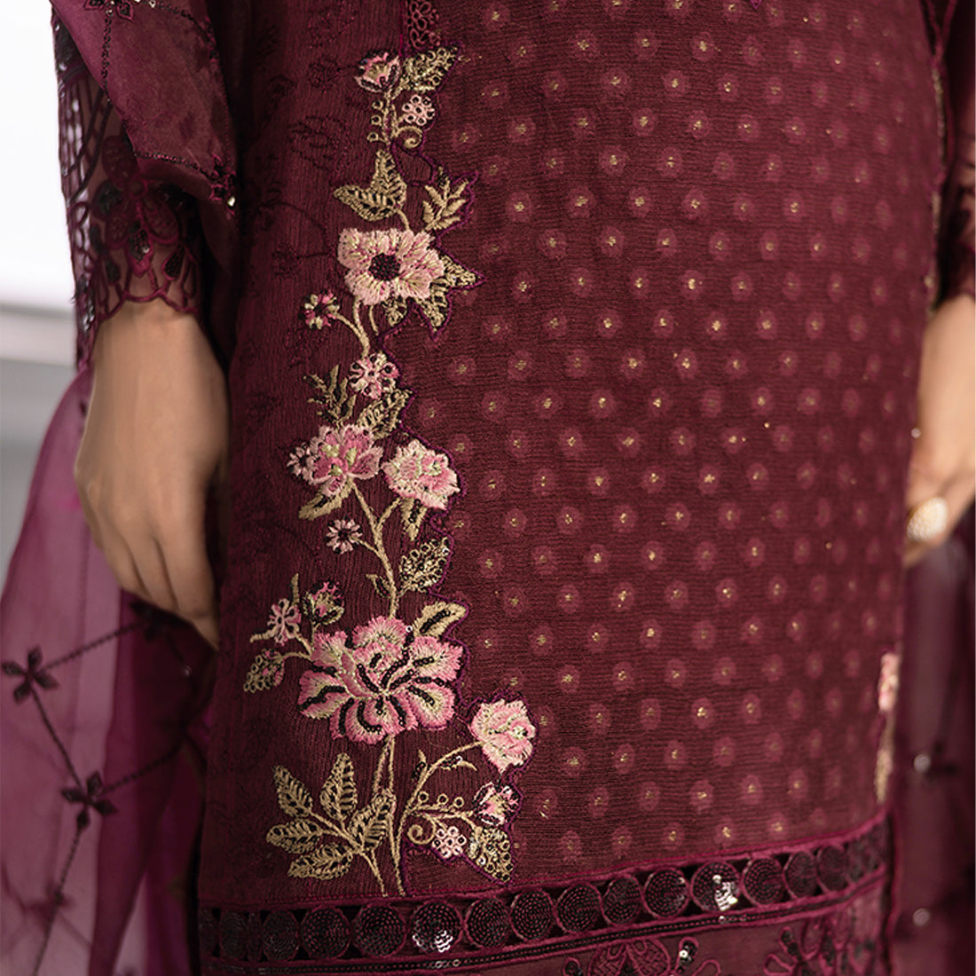 ZR-2516 | Plum Zahra Rubab