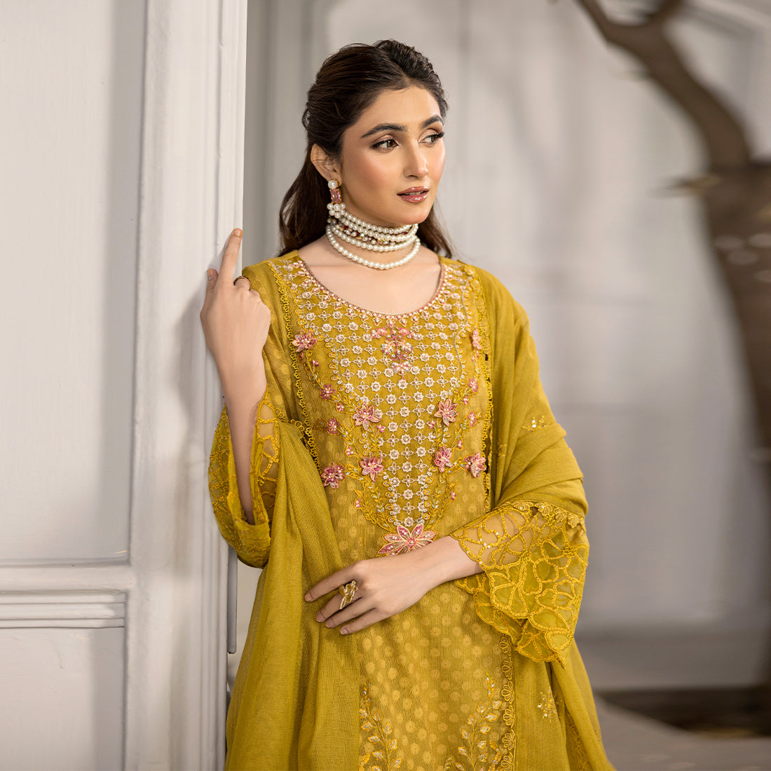 ZR-2519 | Saffron Zahra Rubab