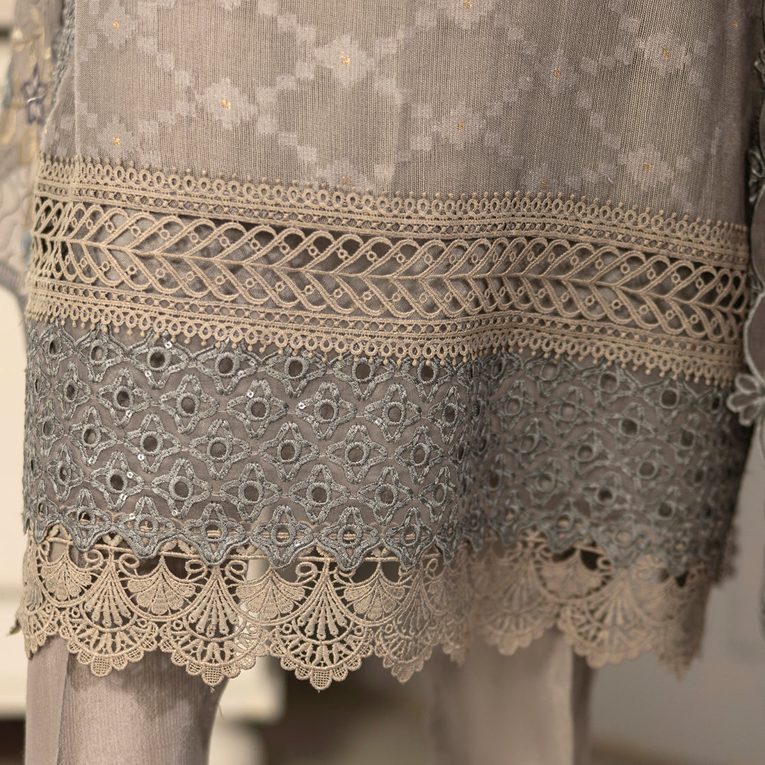 ZR-2520 | French Zahra Rubab