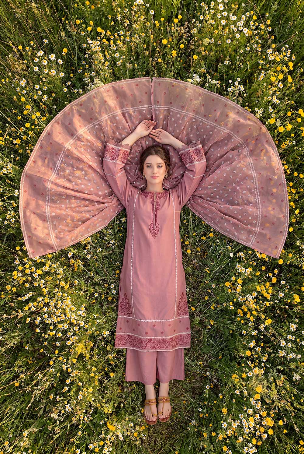 ZR-2625 | T-PINK Zahra Rubab