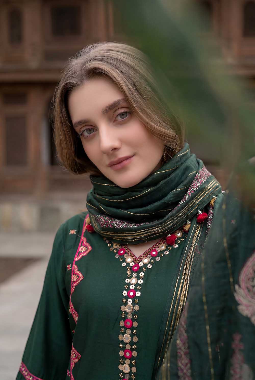 ZR-2623 | FROEST GREEN Zahra Rubab