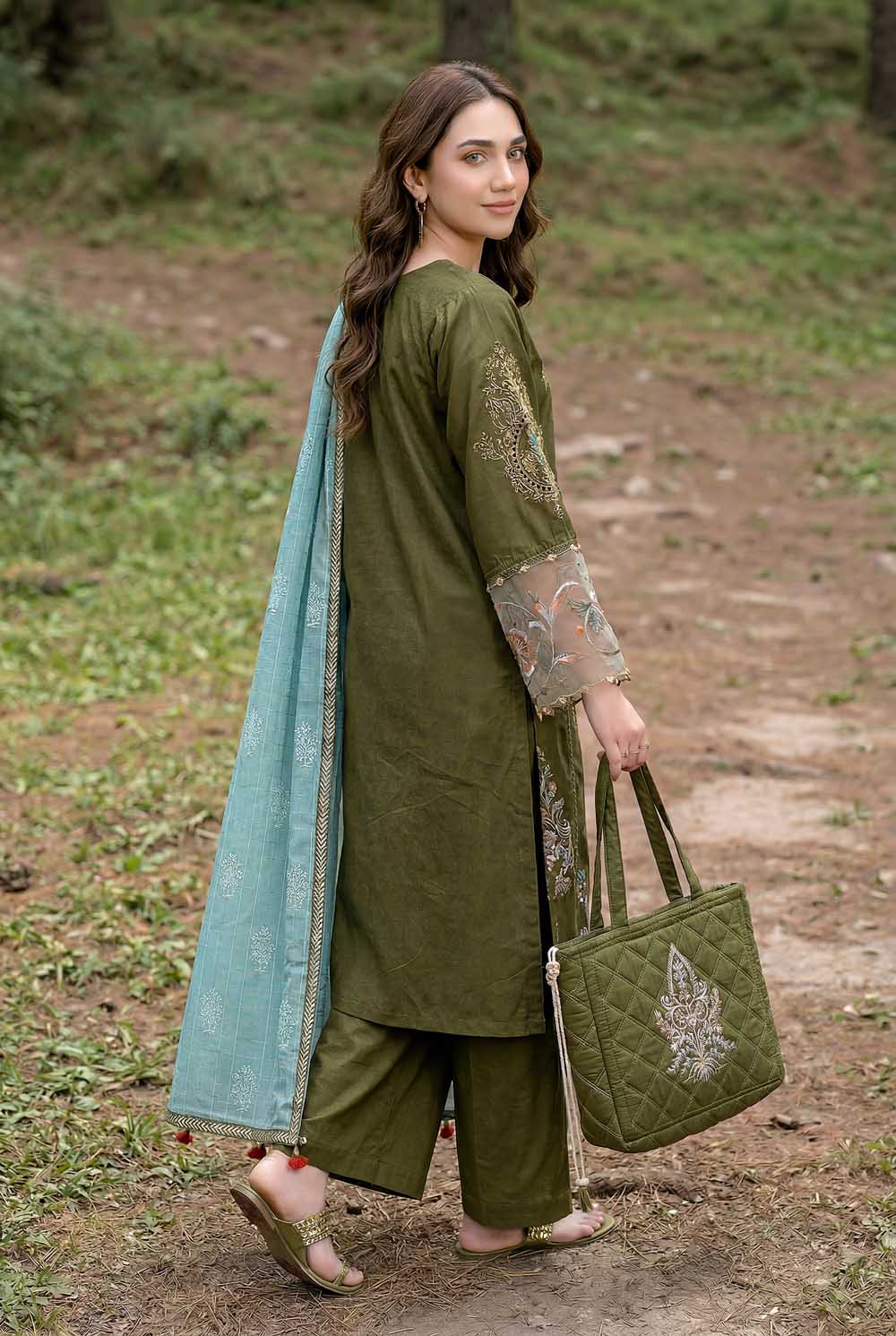 ZR-2627 | MEHNDI Zahra Rubab