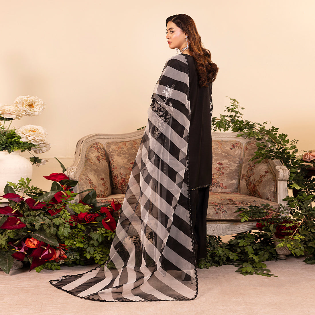 ZR-2526 | BLACK Zahra Rubab