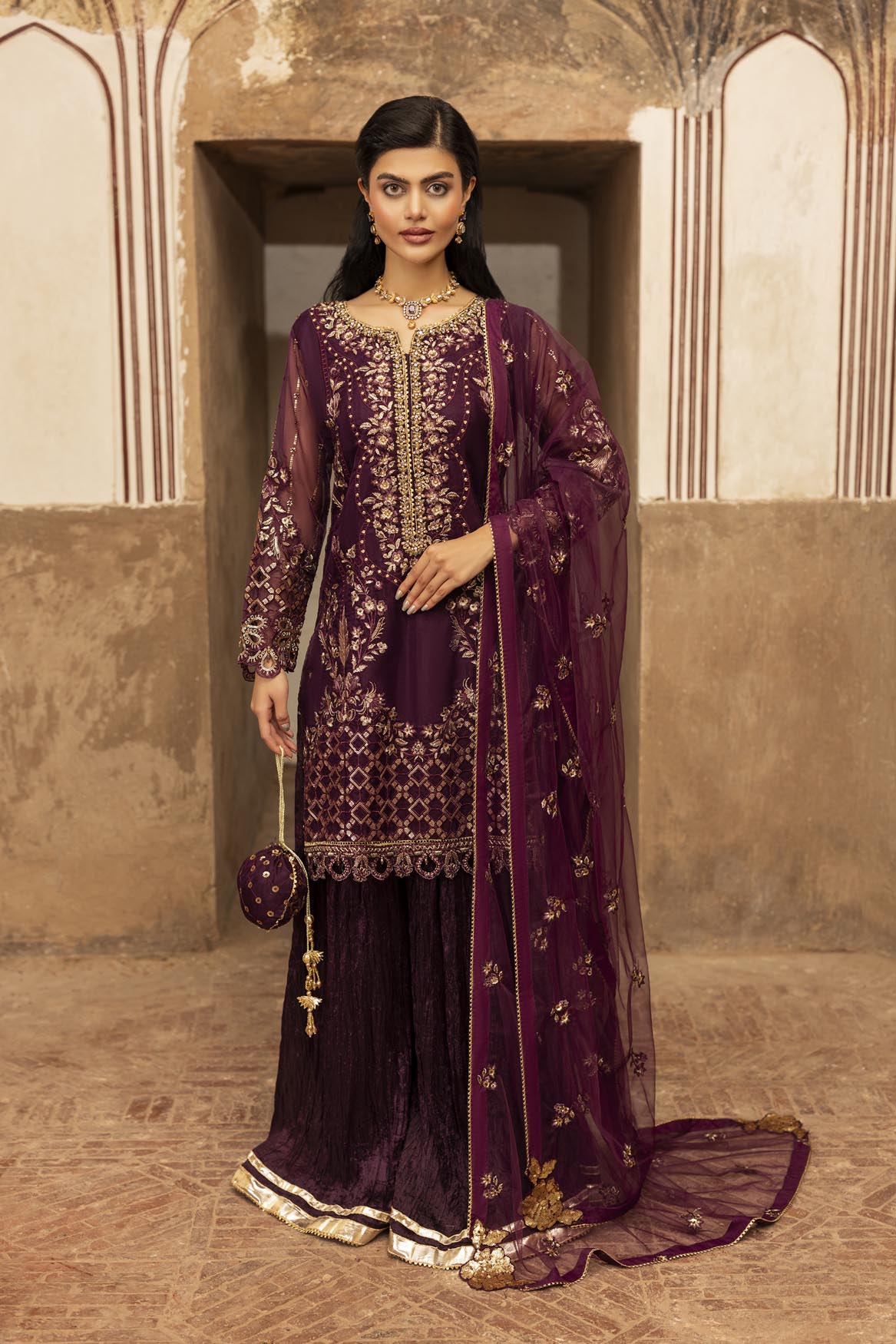ZR-2550 | MANN Zahra Rubab